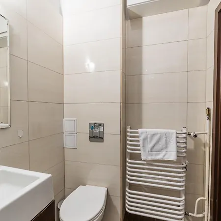 Glogowska Comfort By Bookinghost *