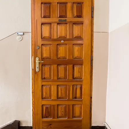 Glogowska Comfort By Bookinghost Daire