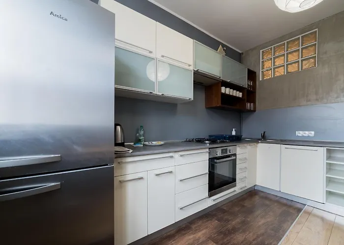 Glogowska Comfort By Bookinghost *