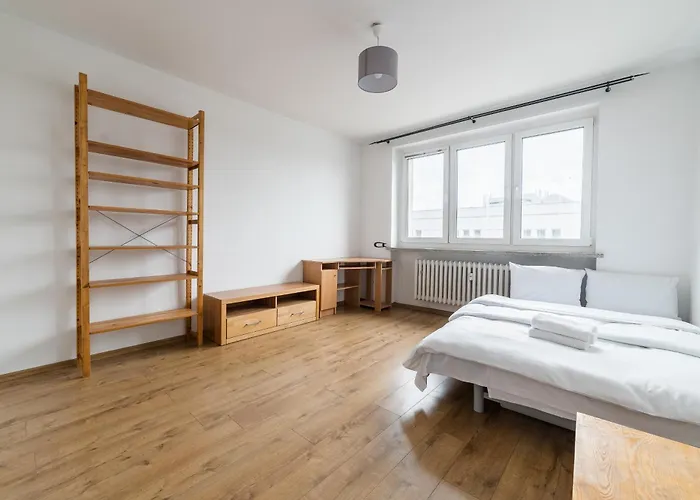 Glogowska Comfort By Bookinghost Daire *