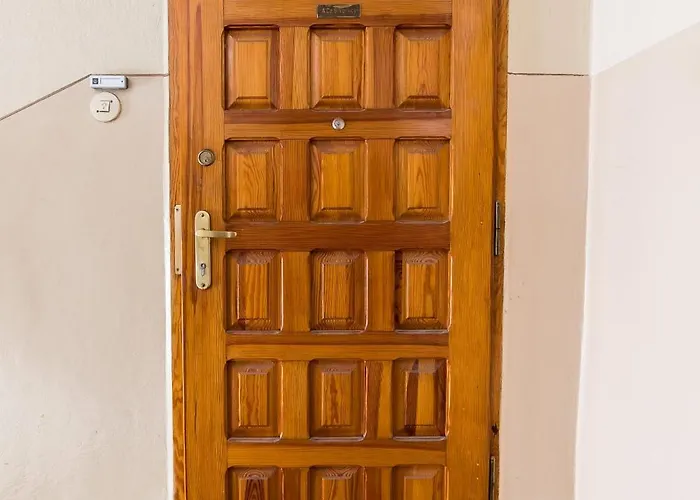 Glogowska Comfort By Bookinghost Daire